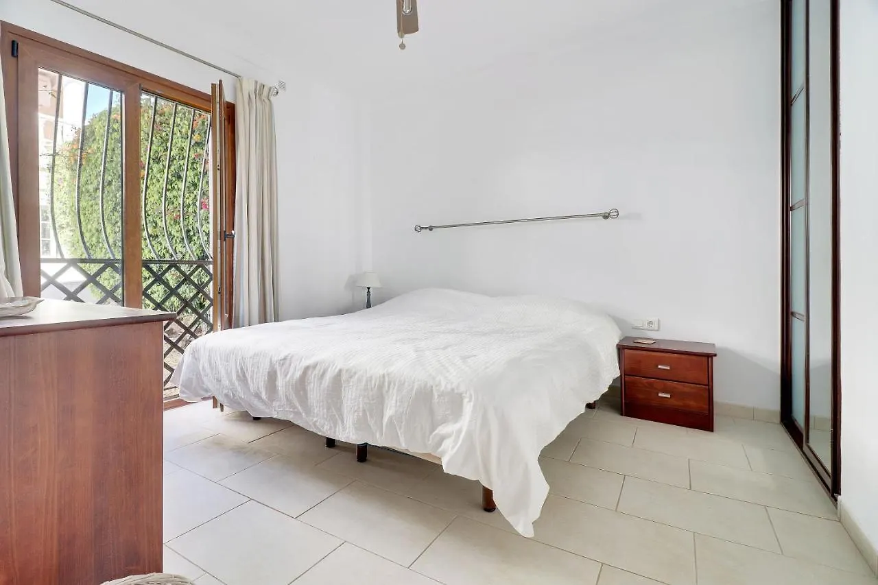 2 Bedroom Calle Carabeo, Free Wi-Fi Nerja Spain