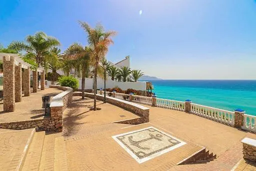 2 Bedroom Calle Carabeo, Free Wi-Fi Nerja Apartment