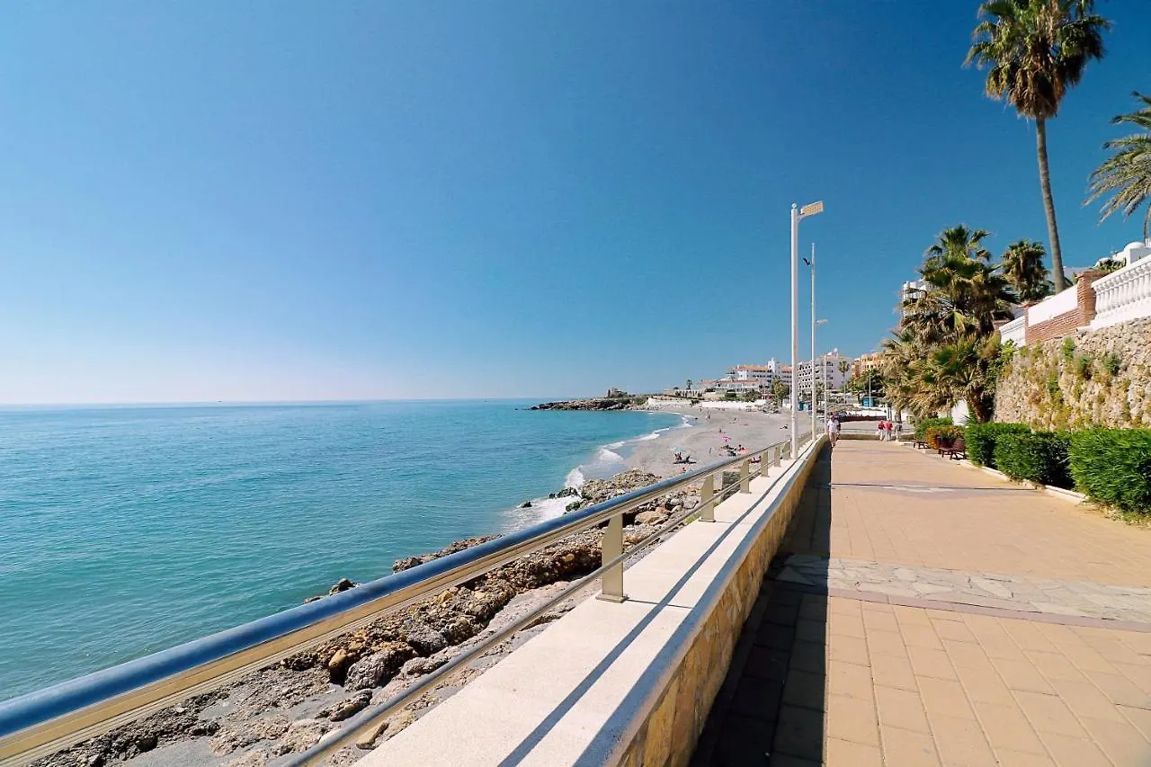 2 Bedroom Calle Carabeo, Free Wi-Fi Nerja Spain