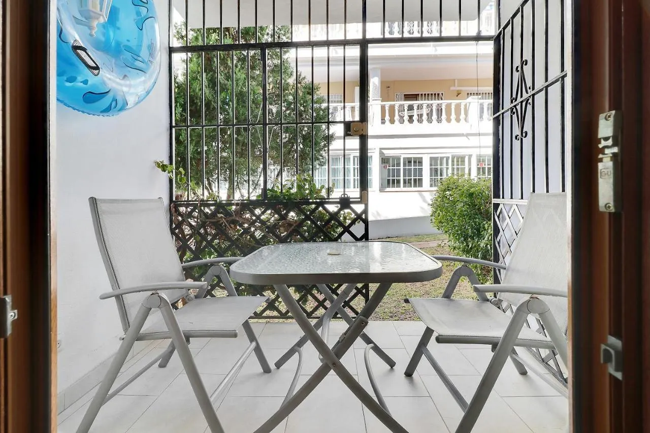 2 Bedroom Calle Carabeo, Free Wi-Fi Nerja Apartment
