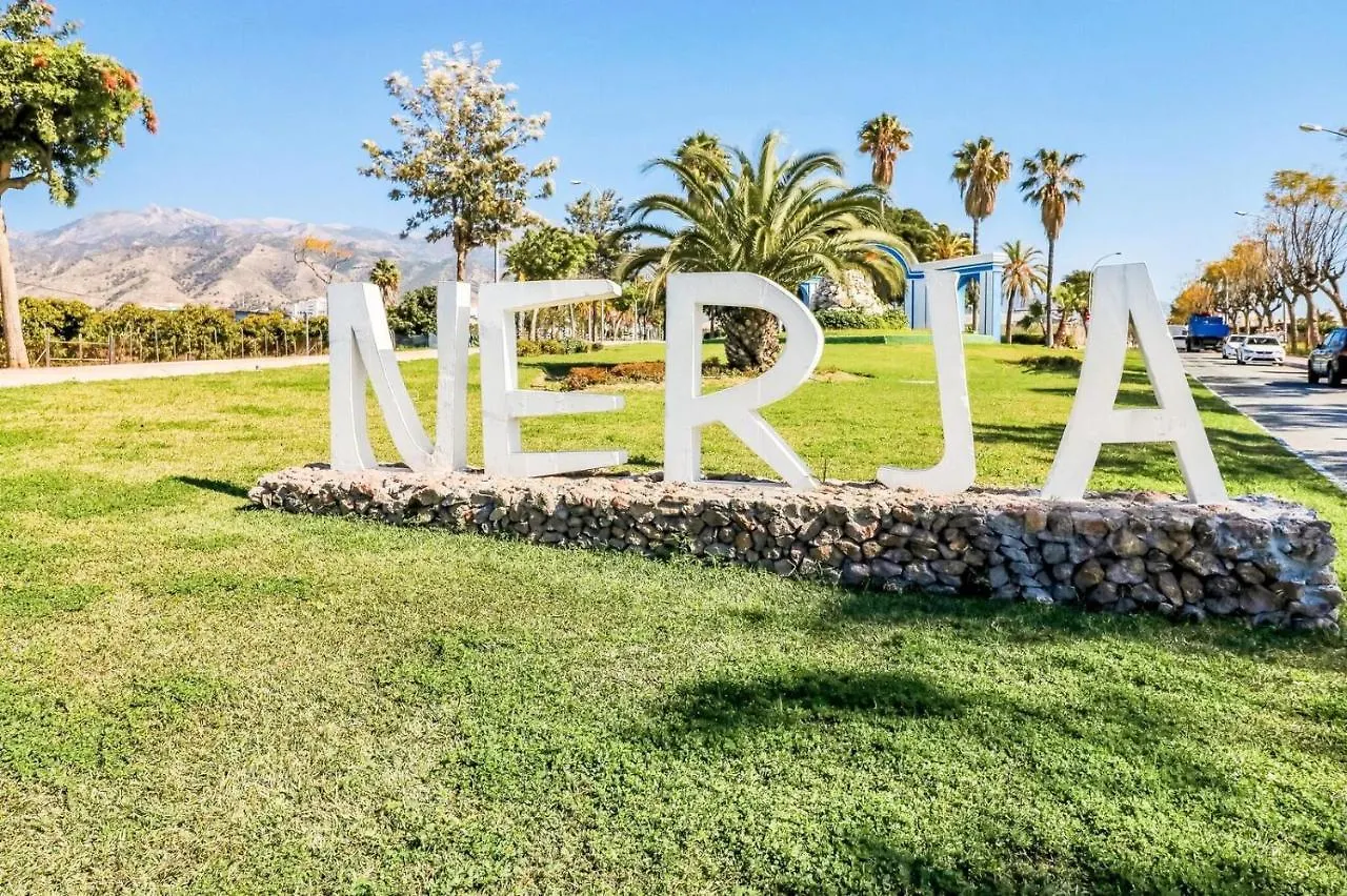 Appartement 2 Bedroom Calle Carabeo, Free Wi-Fi Nerja